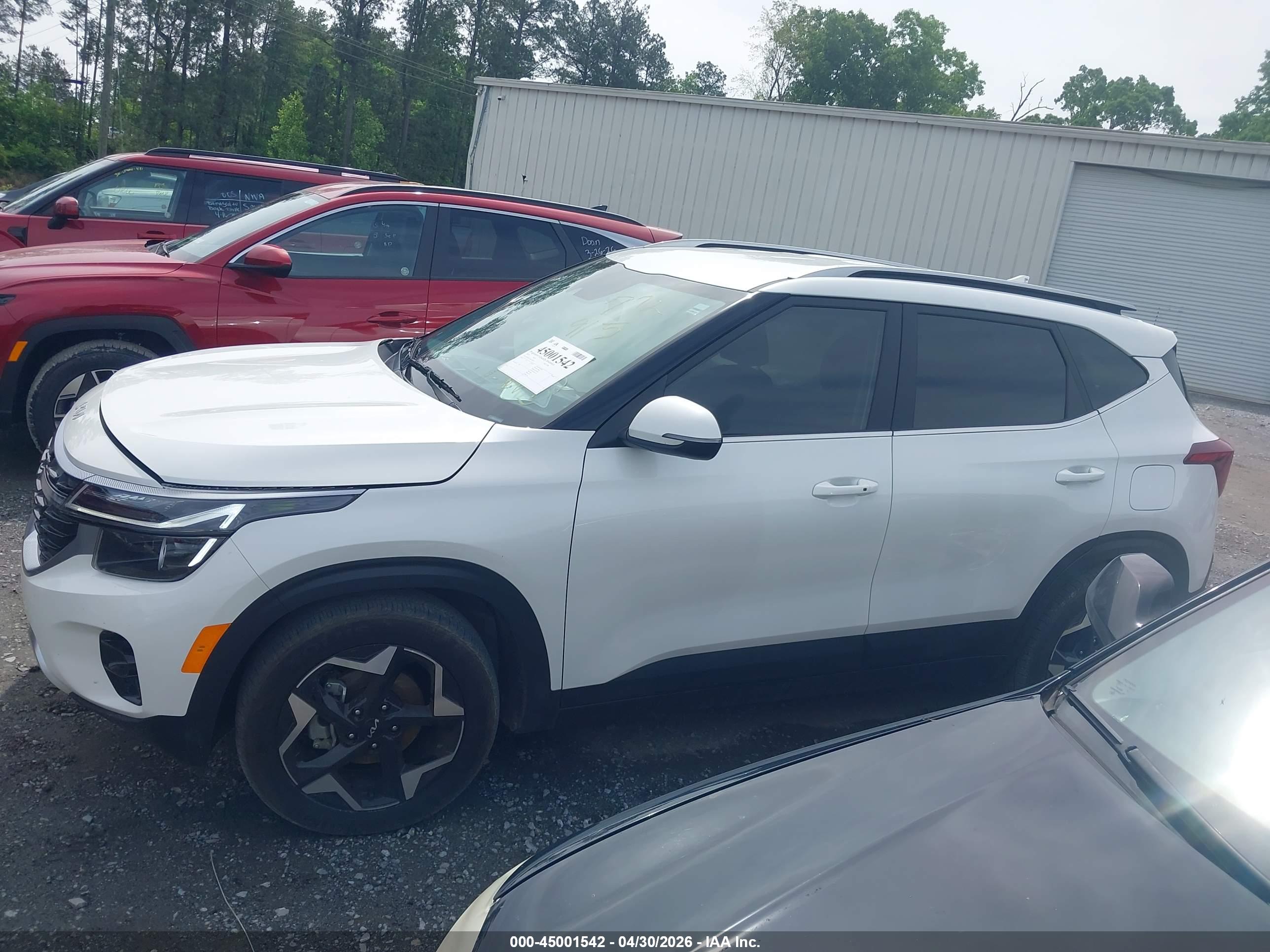 2025 KIA SELTOS EX