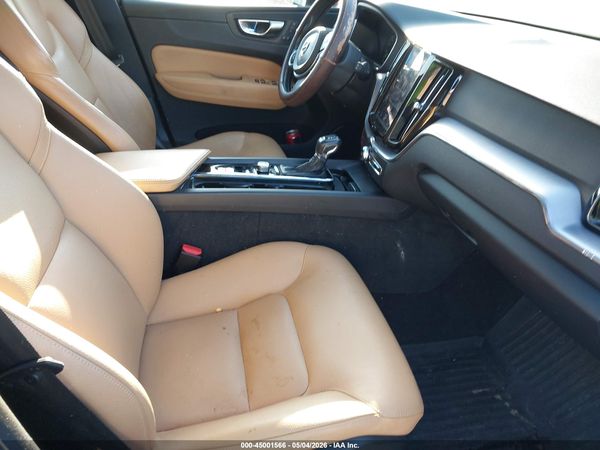 2020 VOLVO XC60 T5 MOMENTUM