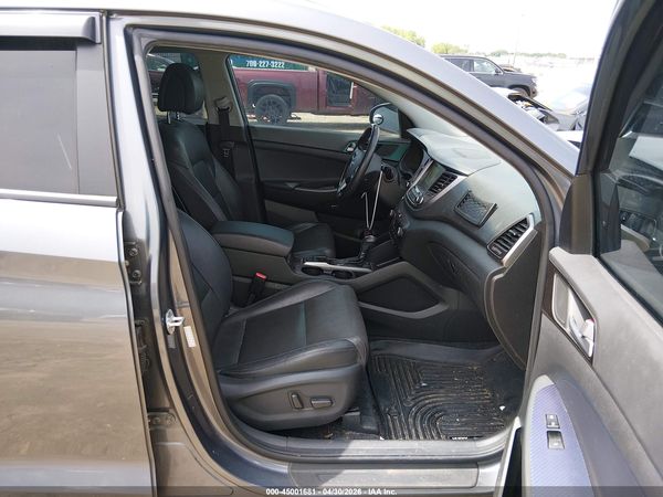 2017 HYUNDAI TUCSON SE PLUS