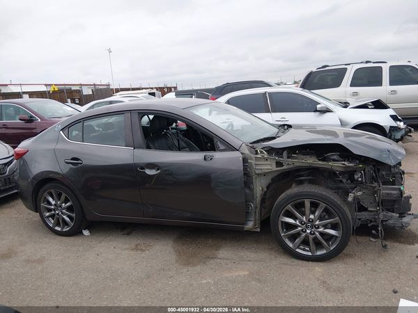 2018 MAZDA MAZDA3 TOURING