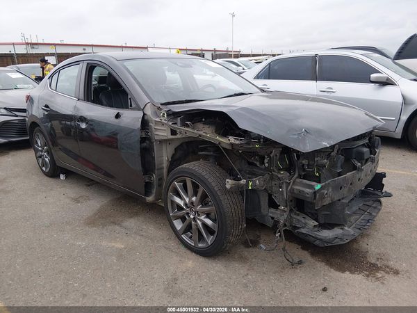 2018 MAZDA MAZDA3 TOURING
