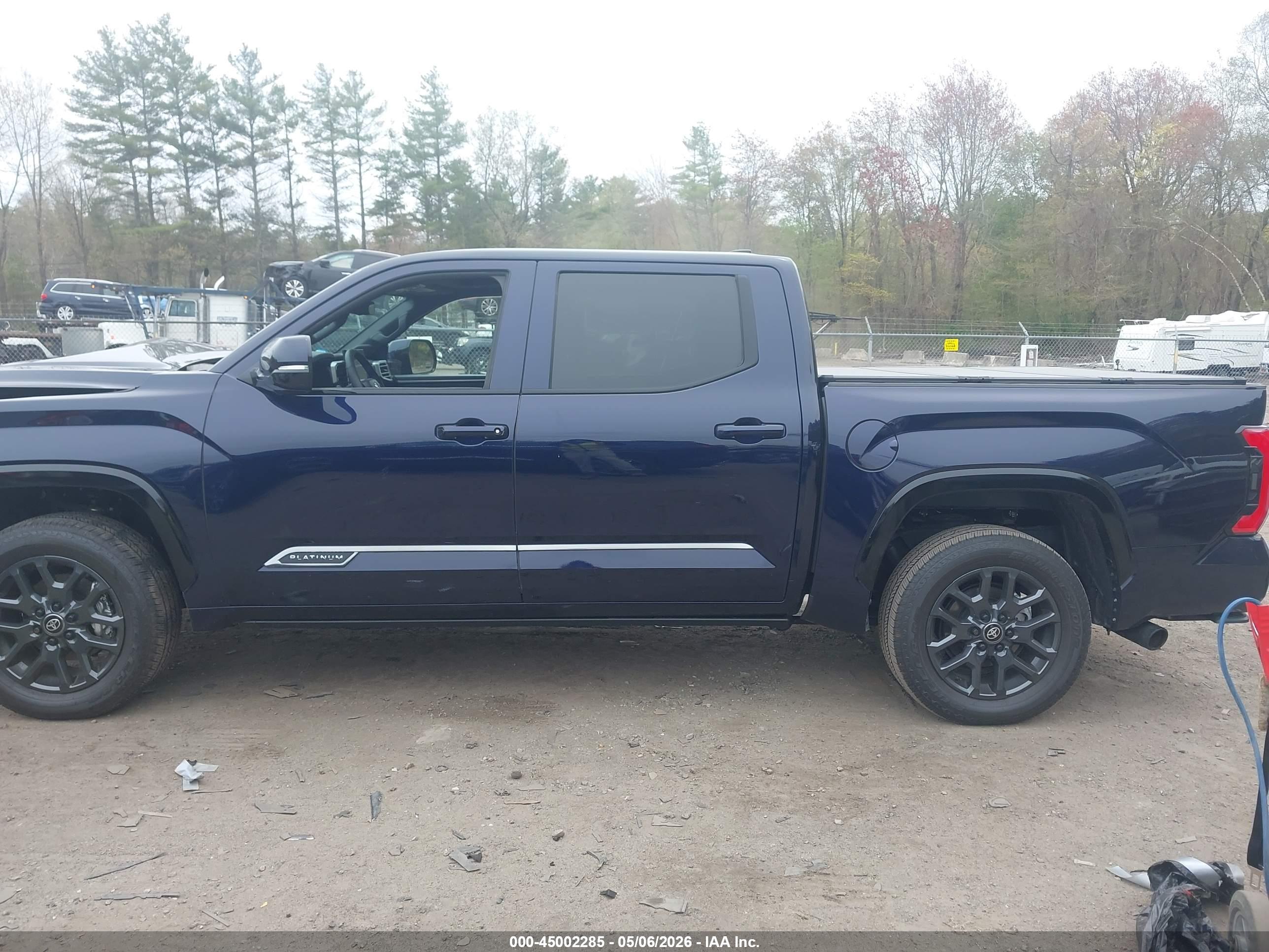 2025 TOYOTA TUNDRA PLATINUM