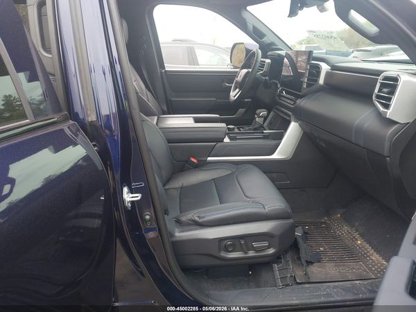 2025 TOYOTA TUNDRA PLATINUM