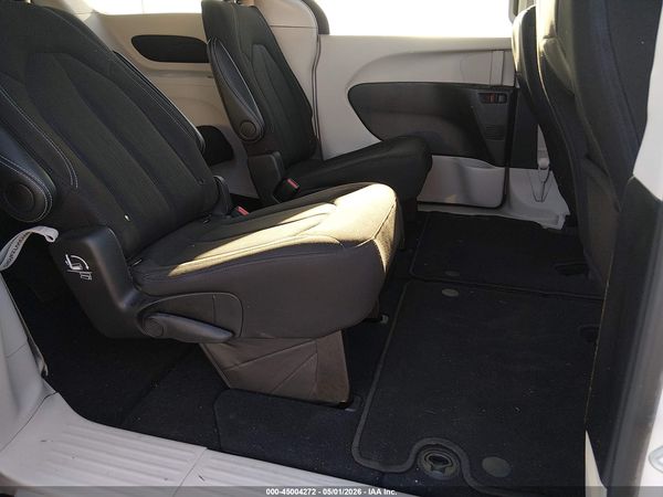 2024 CHRYSLER VOYAGER LX — I8