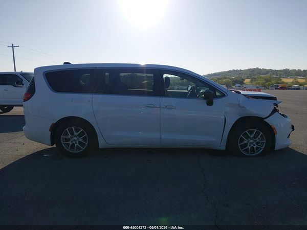 2024 CHRYSLER VOYAGER LX — I116