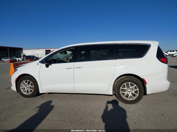 2024 CHRYSLER VOYAGER LX — I117
