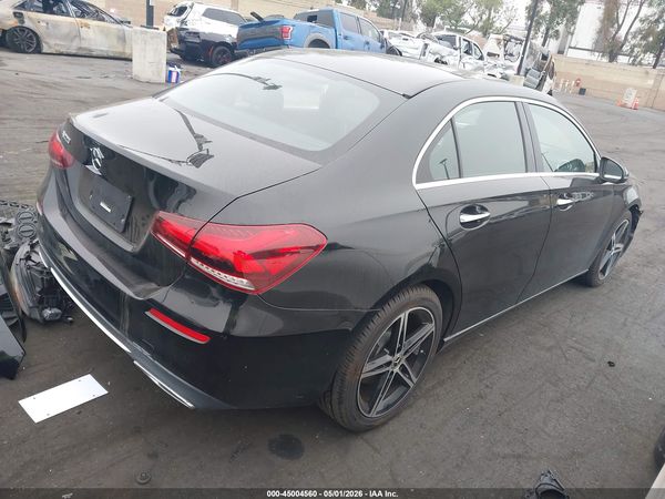 2022 MERCEDES-BENZ A 220 A220