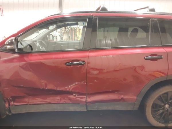 2019 TOYOTA HIGHLANDER SE