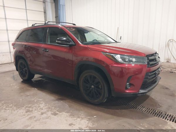 2019 TOYOTA HIGHLANDER SE