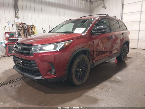 2019 TOYOTA HIGHLANDER SE