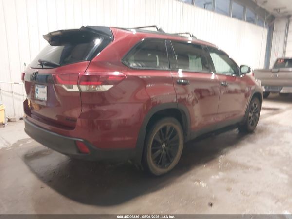 2019 TOYOTA HIGHLANDER SE