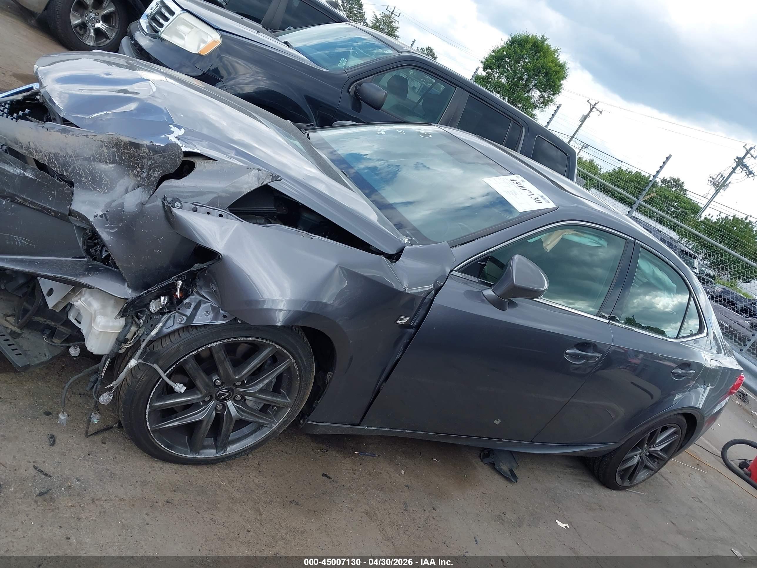 2016 LEXUS IS 200T