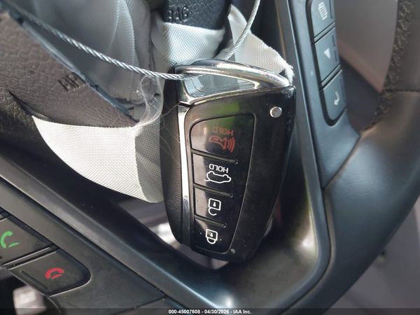 2018 HYUNDAI SANTA FE SE
