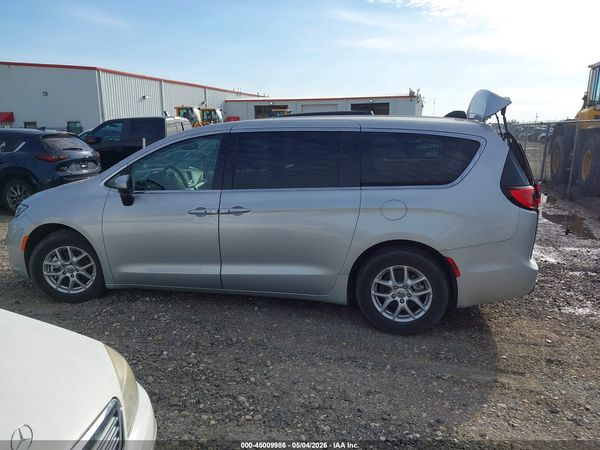 2023 CHRYSLER PACIFICA TOURING L — I117