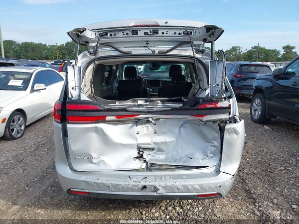 2023 CHRYSLER PACIFICA TOURING L — I119