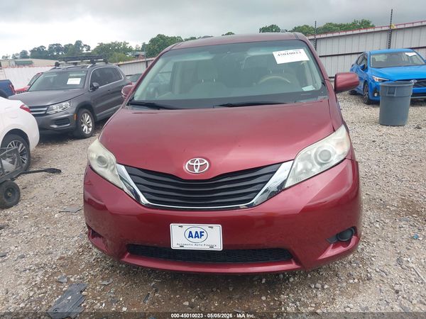 2014 TOYOTA SIENNA LE V6 8 PASSENGER