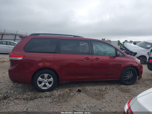 2014 TOYOTA SIENNA LE V6 8 PASSENGER