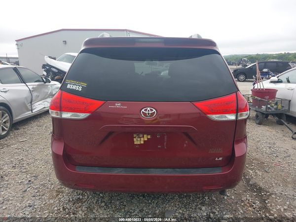 2014 TOYOTA SIENNA LE V6 8 PASSENGER