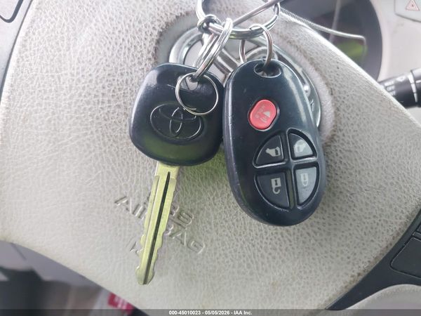 2014 TOYOTA SIENNA LE V6 8 PASSENGER