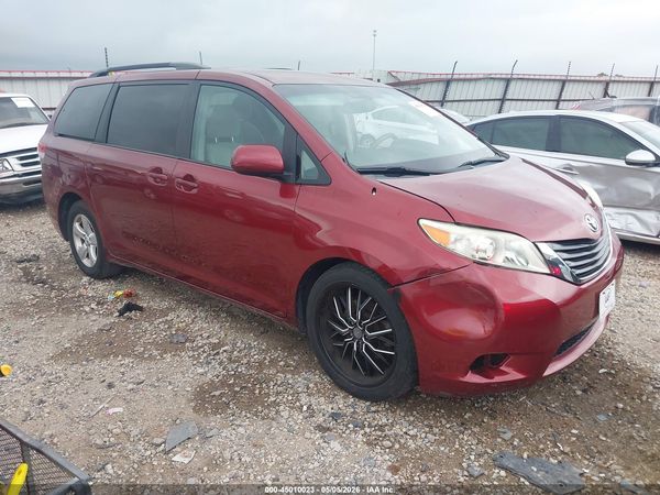 2014 TOYOTA SIENNA LE V6 8 PASSENGER