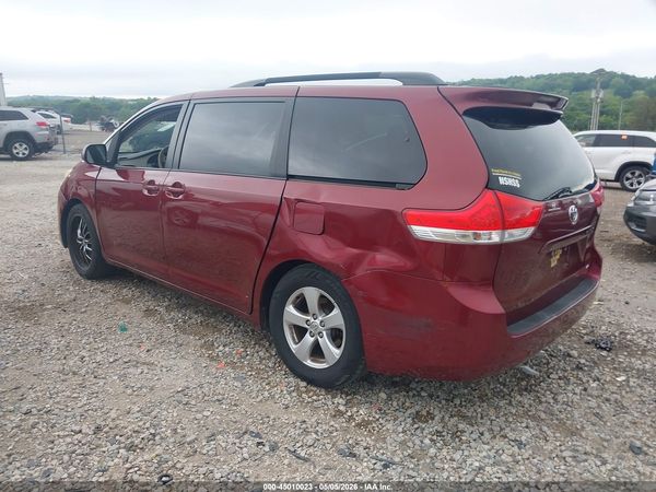 2014 TOYOTA SIENNA LE V6 8 PASSENGER