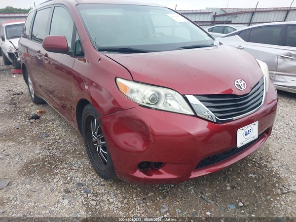 2014 TOYOTA SIENNA LE V6 8 PASSENGER
