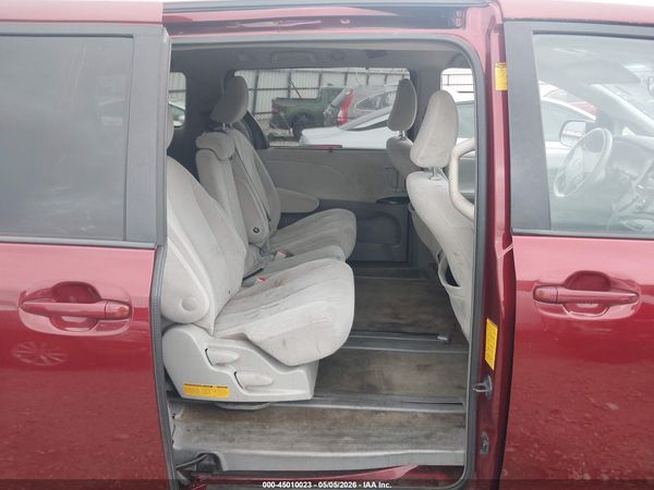 2014 TOYOTA SIENNA LE V6 8 PASSENGER