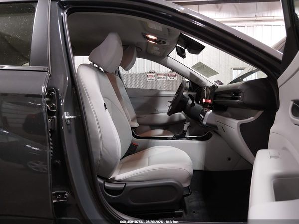 2025 HYUNDAI KONA SE