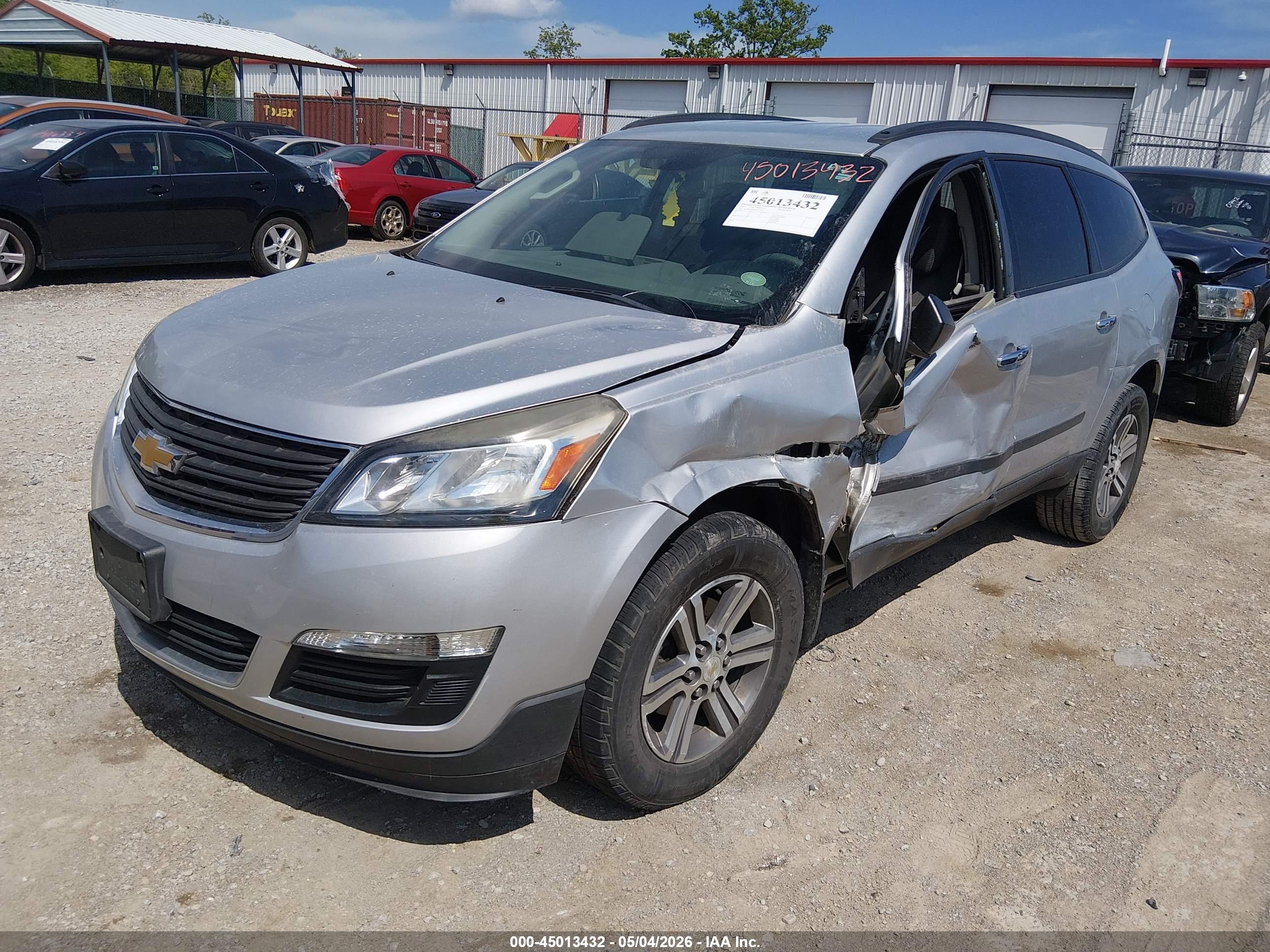 2017 CHEVROLET TRAVERSE LS — I2