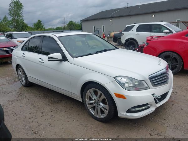 2013 MERCEDES-BENZ C 300 LUXURY 4MATIC