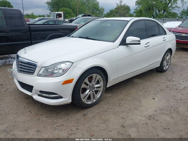 2013 MERCEDES-BENZ C 300 LUXURY 4MATIC