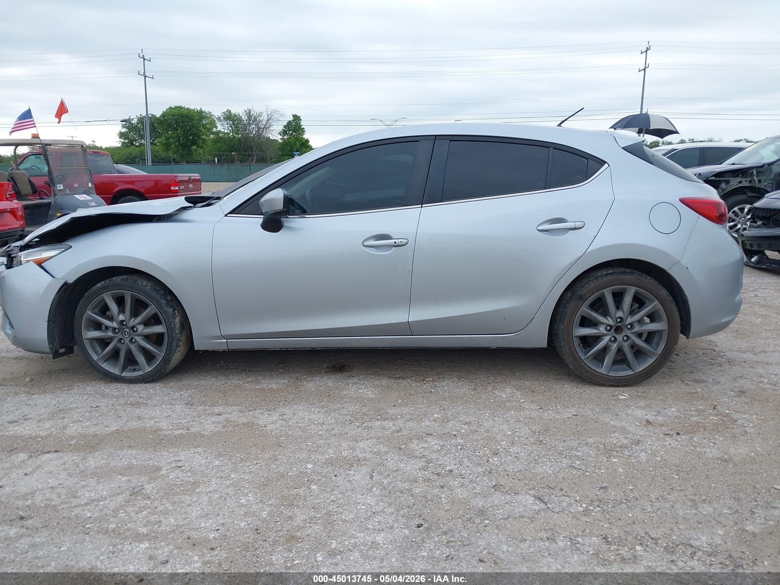 2018 MAZDA MAZDA3 TOURING