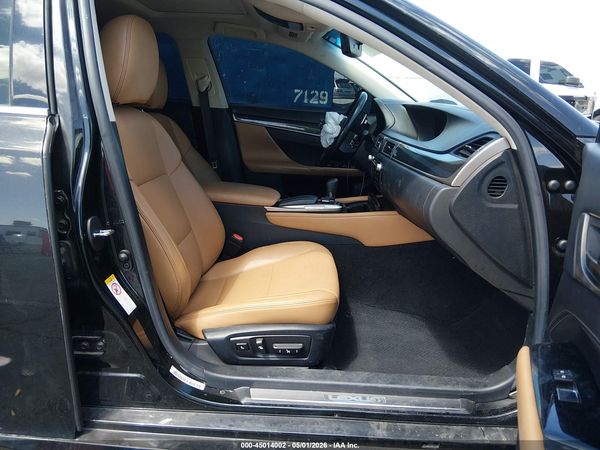 2016 LEXUS GS 200T