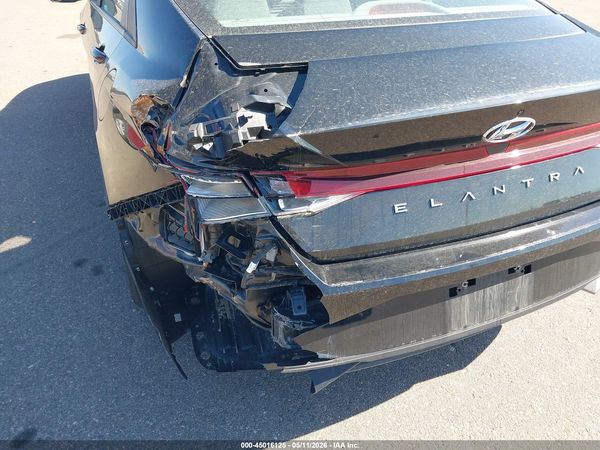 2023 HYUNDAI ELANTRA SE