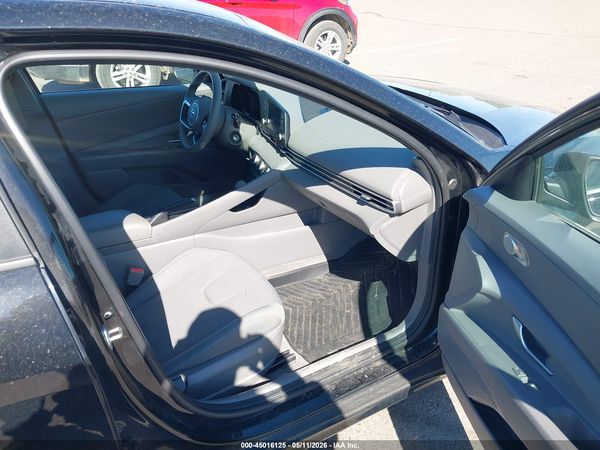 2023 HYUNDAI ELANTRA SE