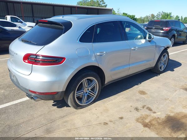 2015 PORSCHE MACAN S