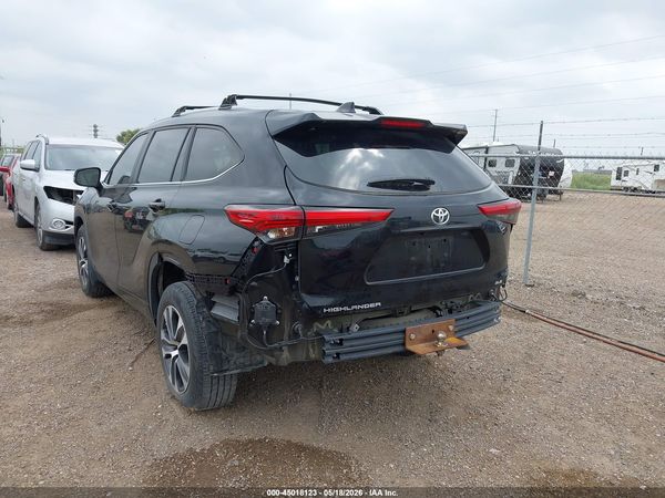 2023 TOYOTA HIGHLANDER XLE
