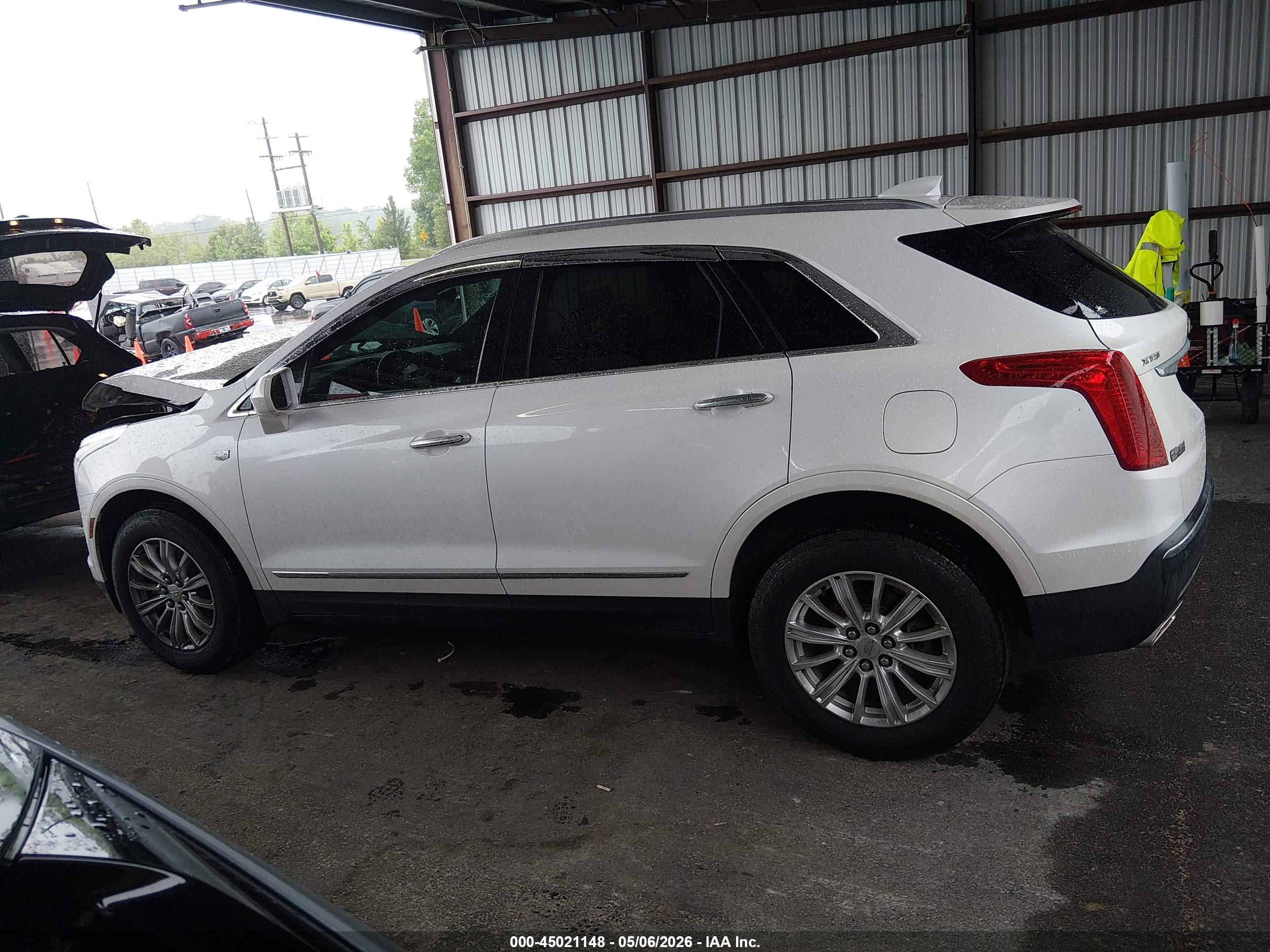 2017 CADILLAC XT5 STANDARD