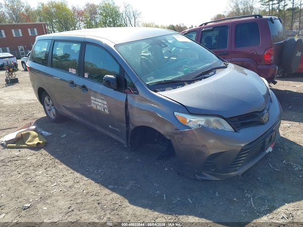 2018 TOYOTA SIENNA L 7 PASSENGER — I1