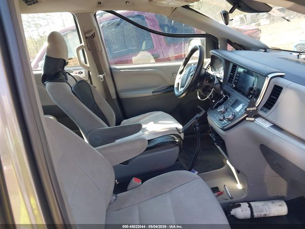 2018 TOYOTA SIENNA L 7 PASSENGER — I5