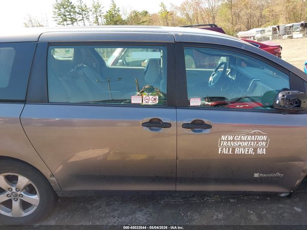 2018 TOYOTA SIENNA L 7 PASSENGER — I116