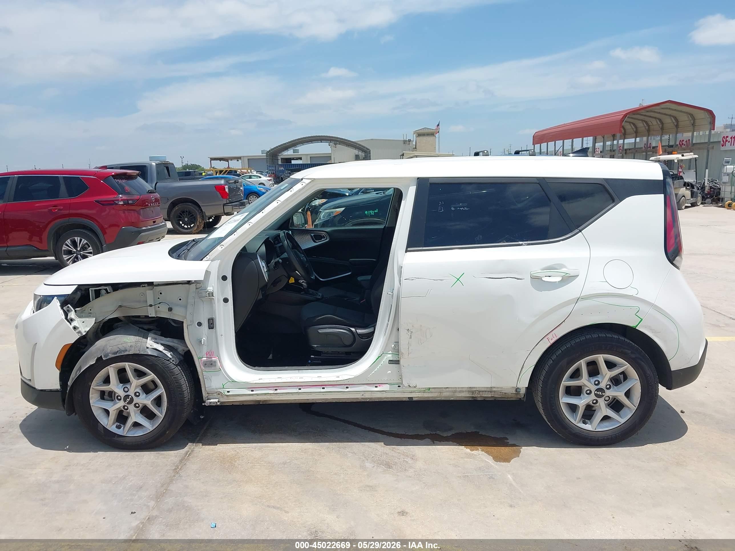 2023 KIA SOUL LX
