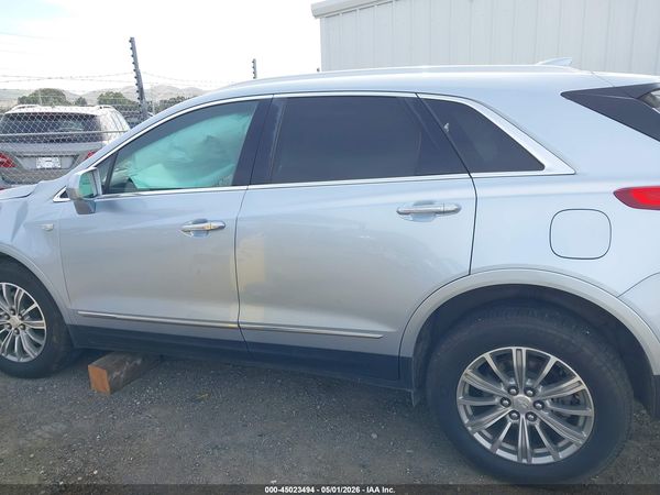 2017 CADILLAC XT5
