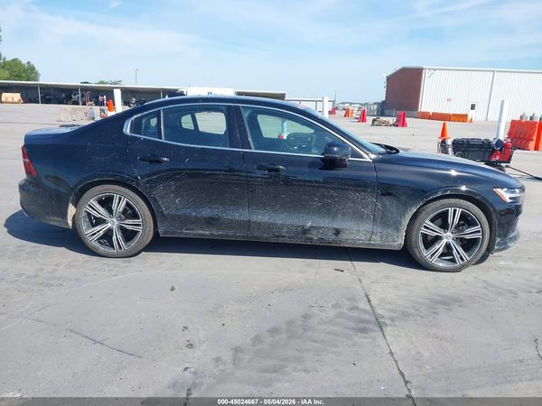 2022 VOLVO S60 B5 INSCRIPTION
