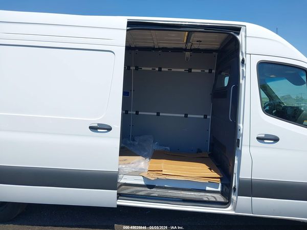 2024 MERCEDES-BENZ SPRINTER 2500