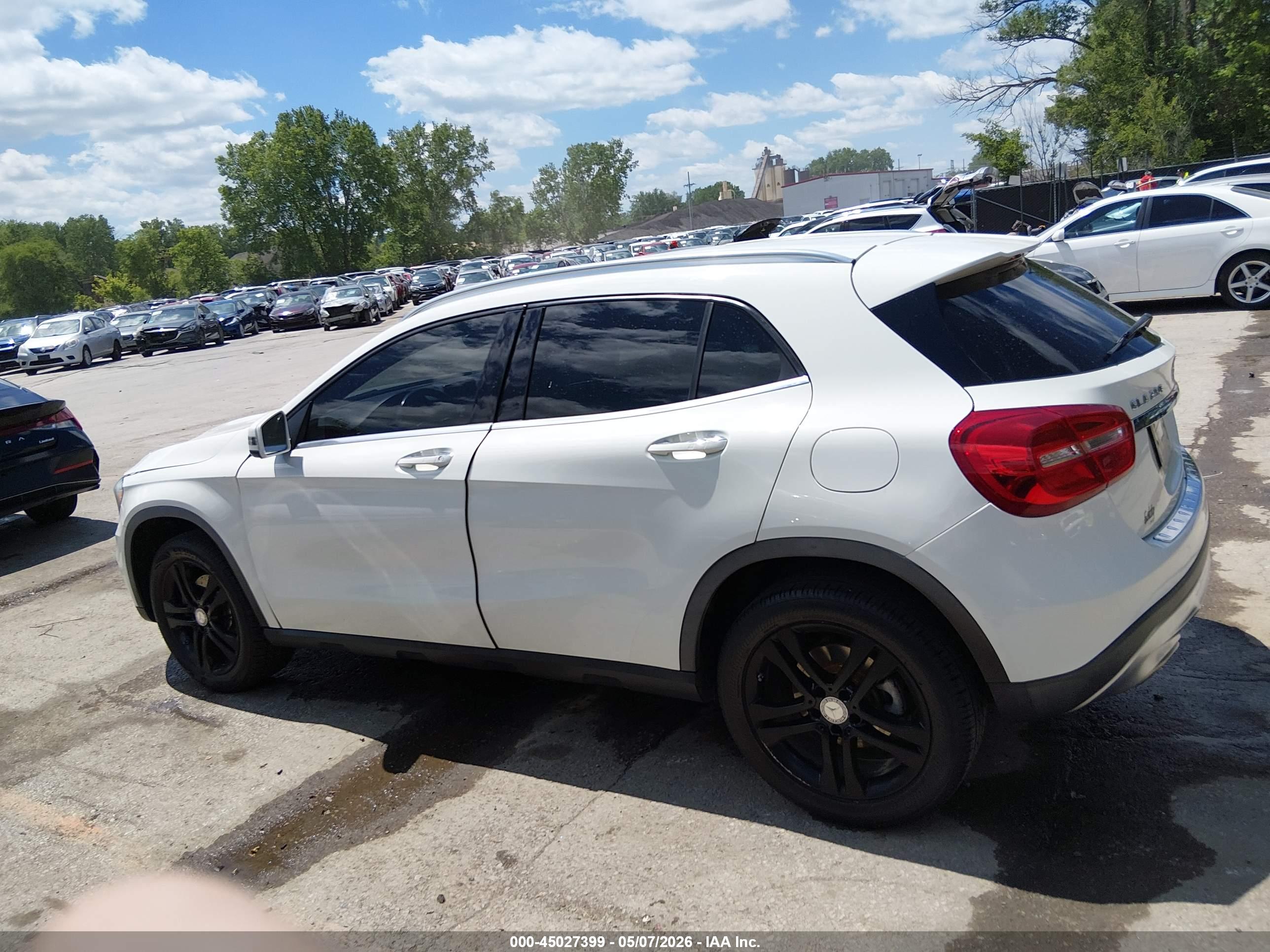 2015 MERCEDES-BENZ GLA 250 4MATIC
