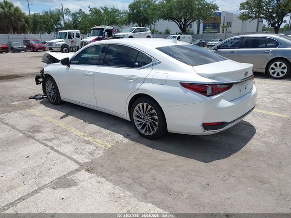 2025 LEXUS ES 300H LUXURY
