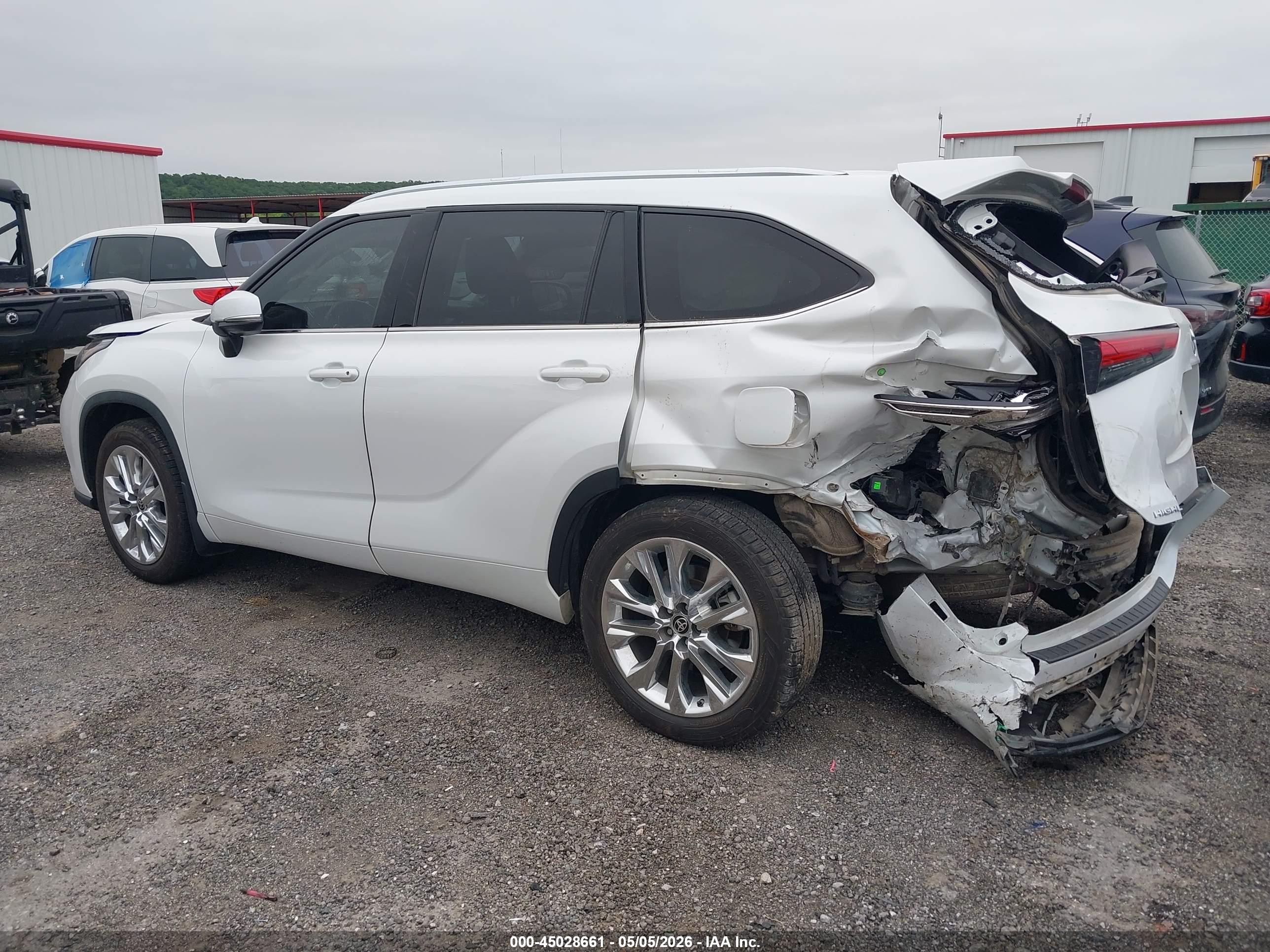 2023 TOYOTA HIGHLANDER LIMITED