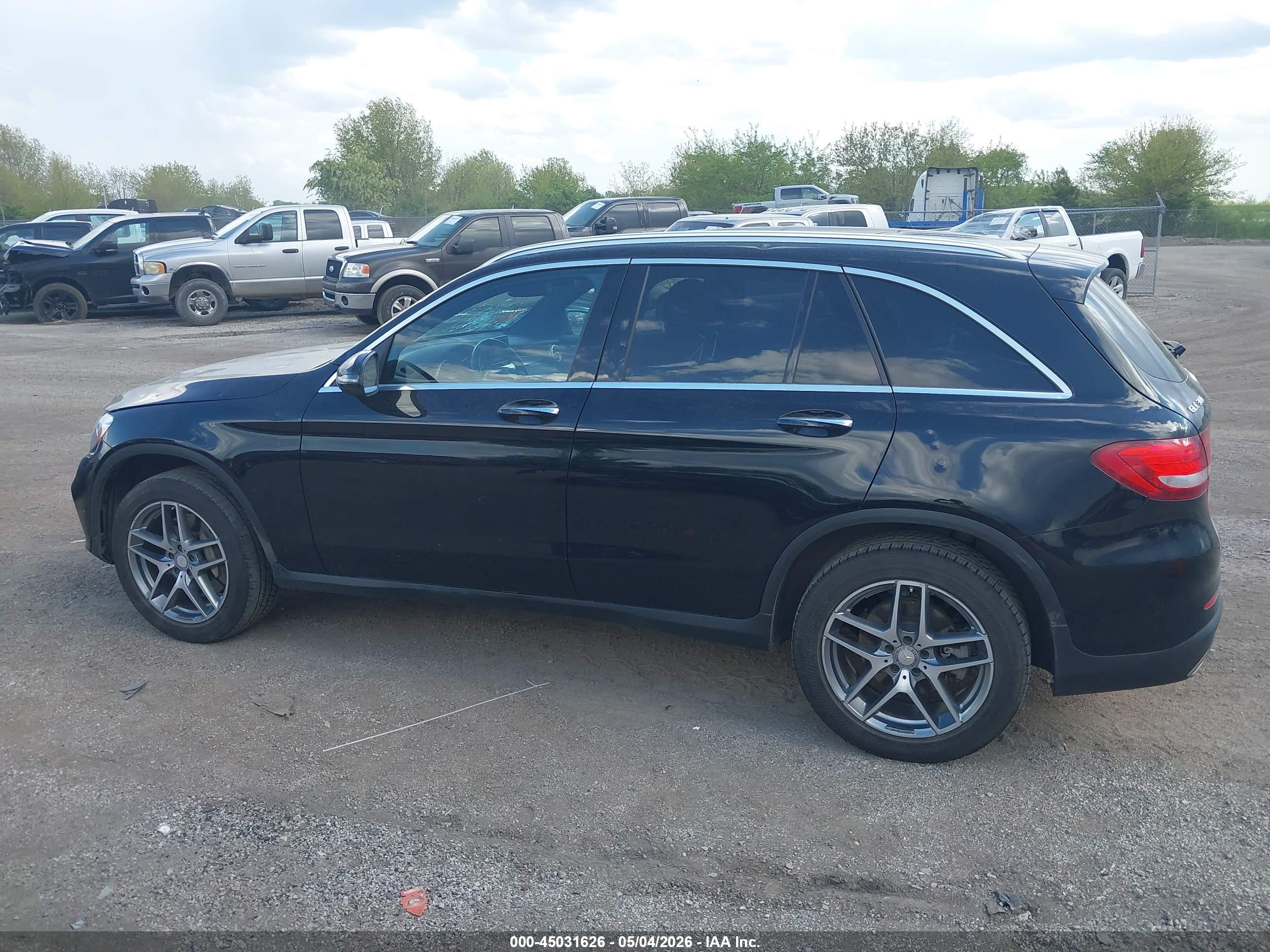 2017 MERCEDES-BENZ GLC 300 4MATIC