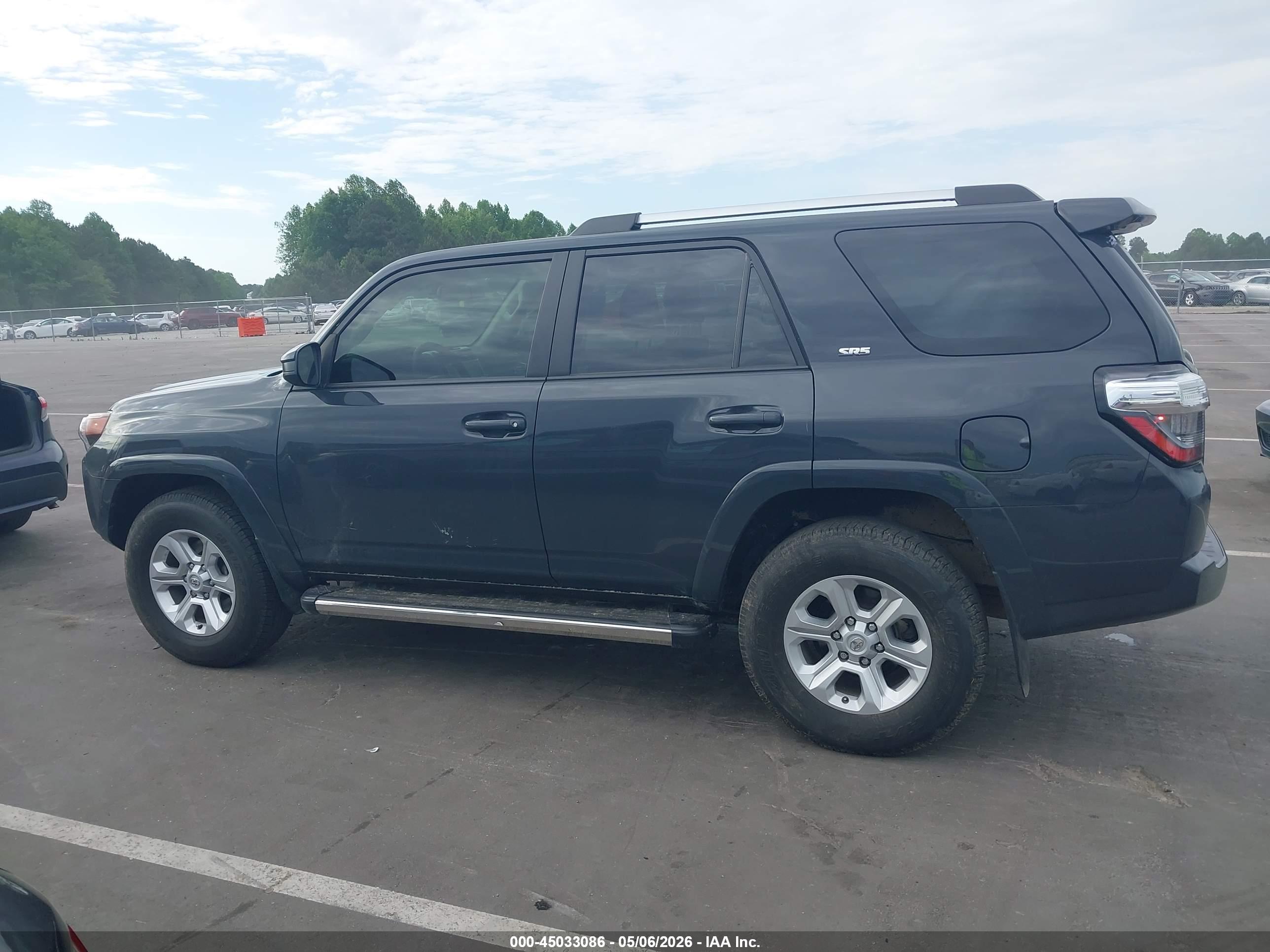 2024 TOYOTA 4RUNNER SR5